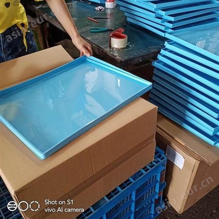 上海一东注塑宠物饲养设备塑料件开模动物保温箱外壳订制折叠塑料笼配件生产制造